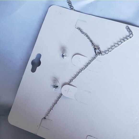 Necklace & Earrings set - Picture 4 of 5